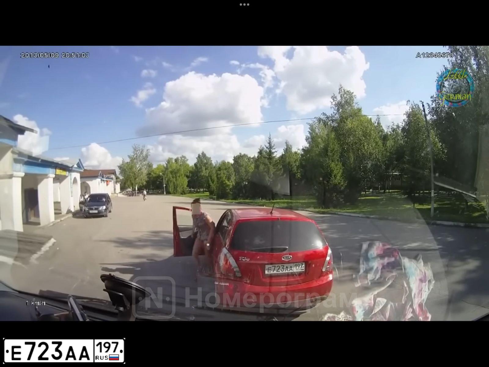 Фото автомобиля KIA RIO, 2010 — госномер Е723АА197. Цвет: КРАСНЫЙ