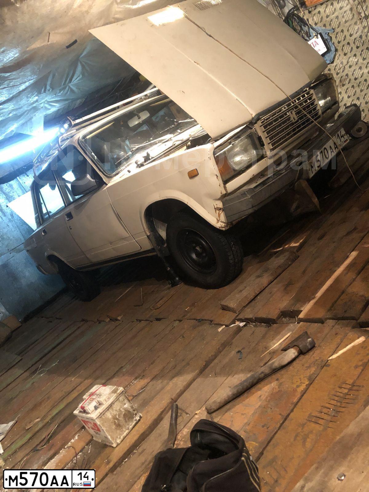 Фото автомобиля LADA 2107, 1994 — госномер М570АА14. Цвет: САФАРИ