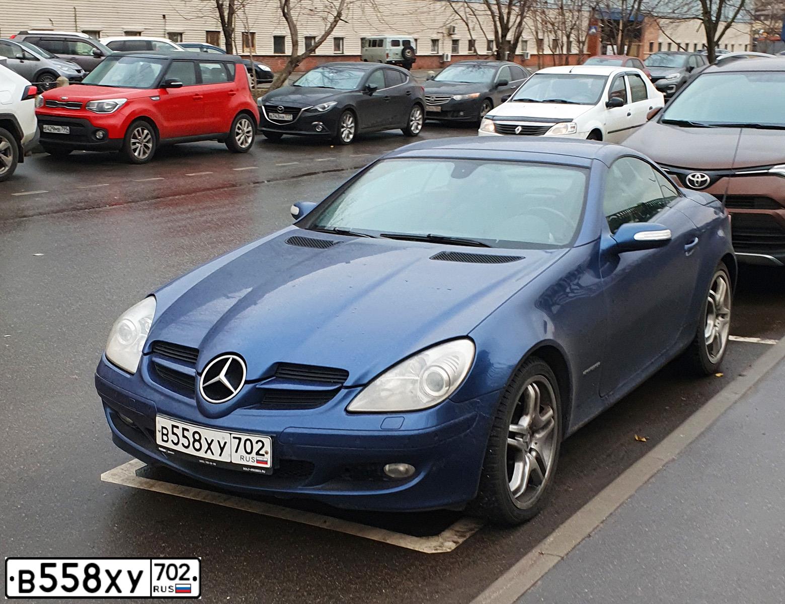 Фото автомобиля MERCEDES-BENZ SLK200, 2004 — госномер А208ТЕ797. Цвет: синий