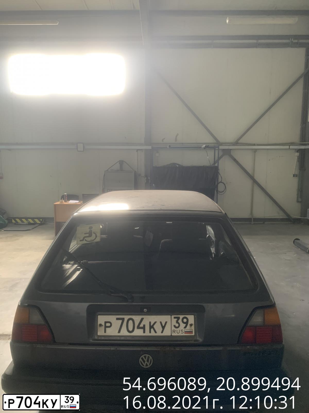 Фото автомобиля VOLKSWAGEN GOLF, 1991 — госномер Т533НР39