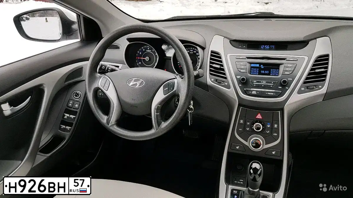 Фото автомобиля HYUNDAI ELANTRA, 2015 — госномер В896ВО57. Цвет: Белый