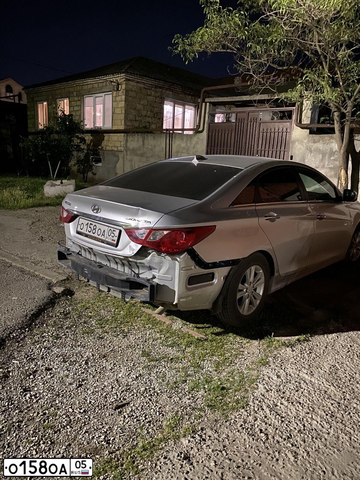 Фото автомобиля HYUNDAI SONATA, 2010 — госномер С221КХ05. Цвет: Серебристый