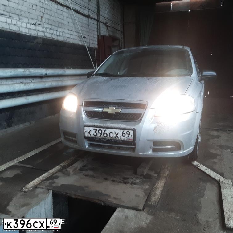 Фото автомобиля CHEVROLET AVEO, 2008 — госномер К396СХ69. Цвет: Серебристый