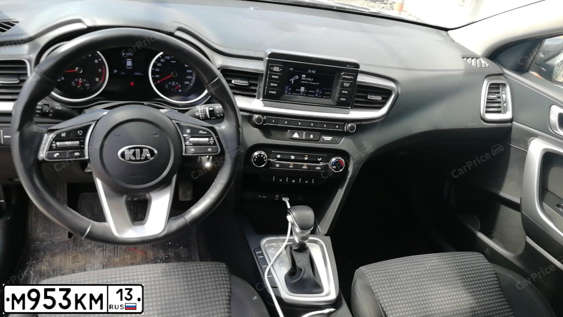 Фото автомобиля KIA CEE'D, 2018 — госномер Т196КТ196. Цвет: Серый