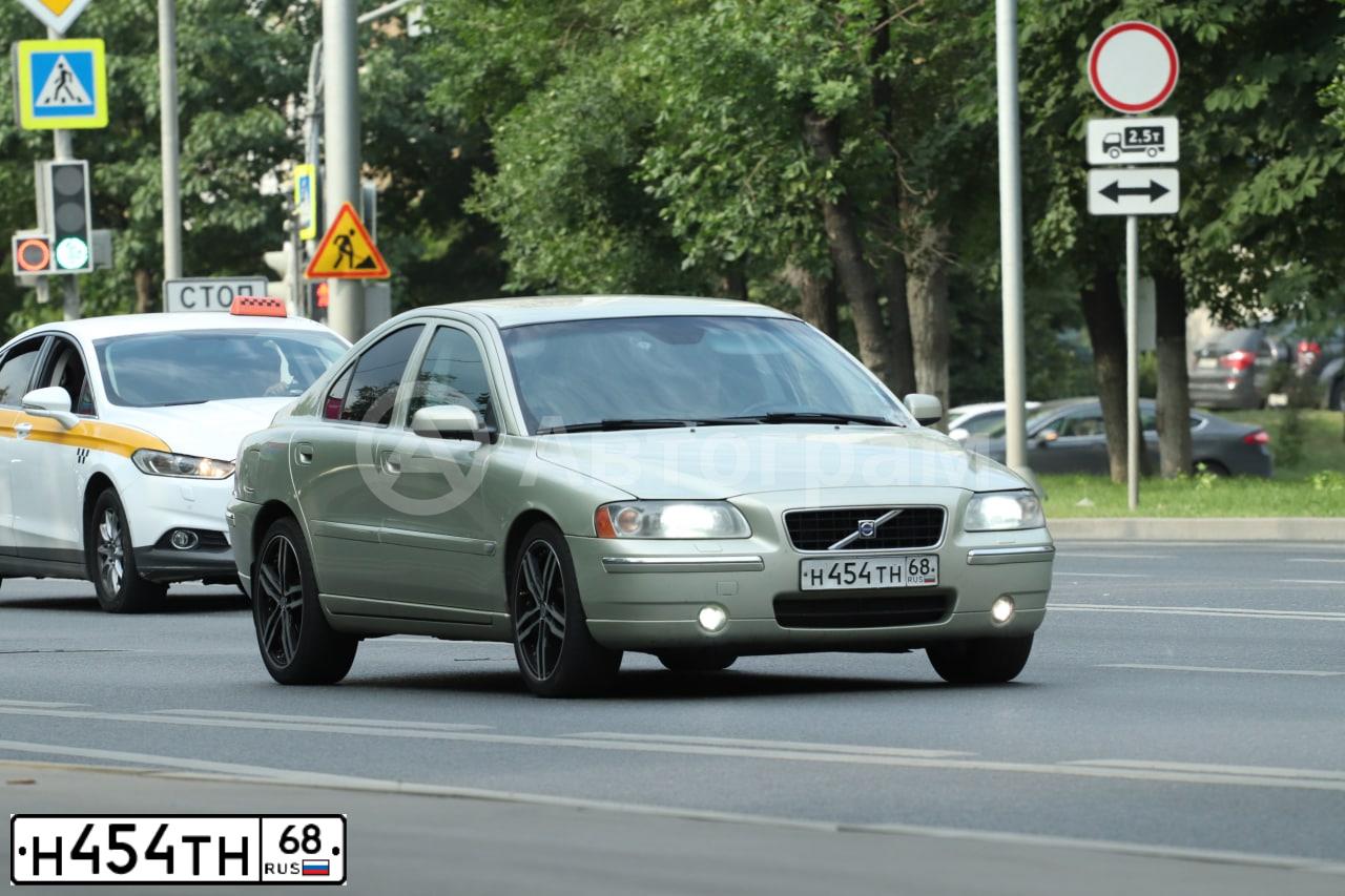 Фото автомобиля LADA 2190 GRANTA, 2013 — госномер Н697НХ68. Цвет: ЧЕРНЫЙ
