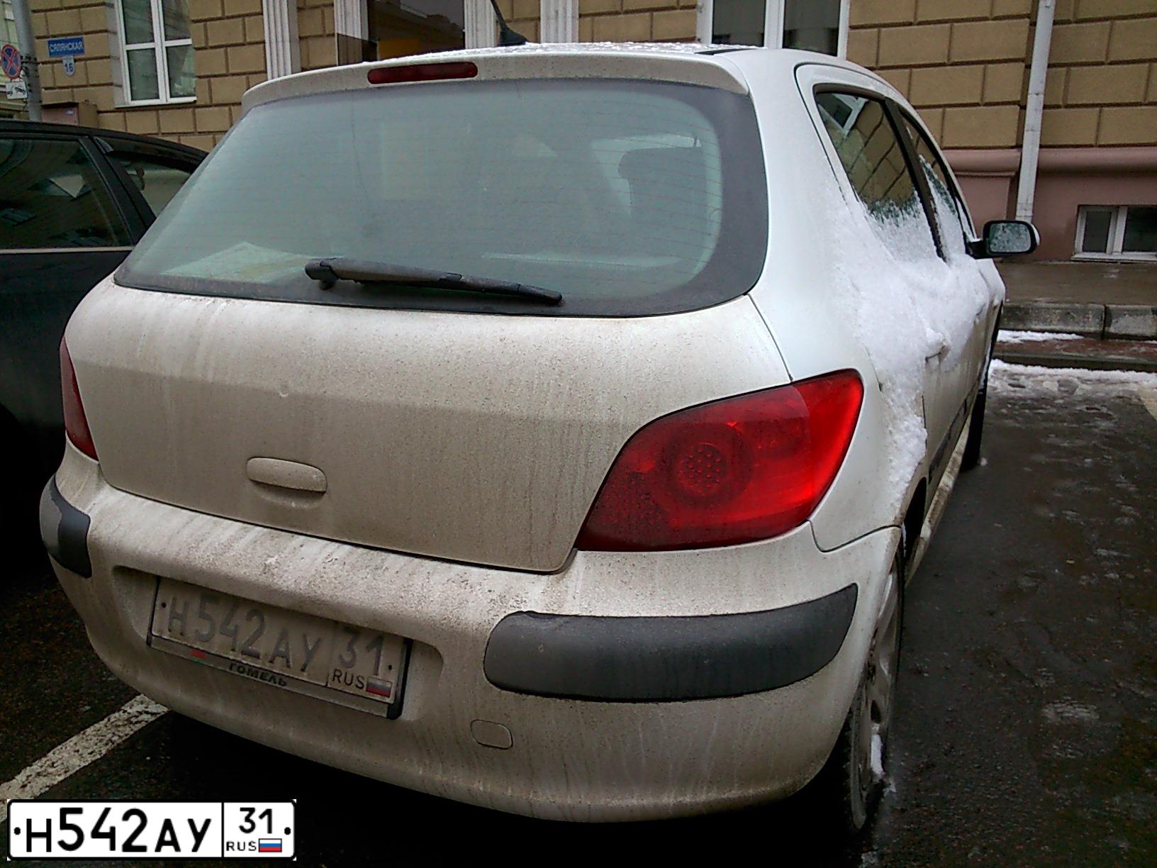 Фото автомобиля PEUGEOT 307, 2007 — госномер Н542АУ31. Цвет: БЕЛЫЙ