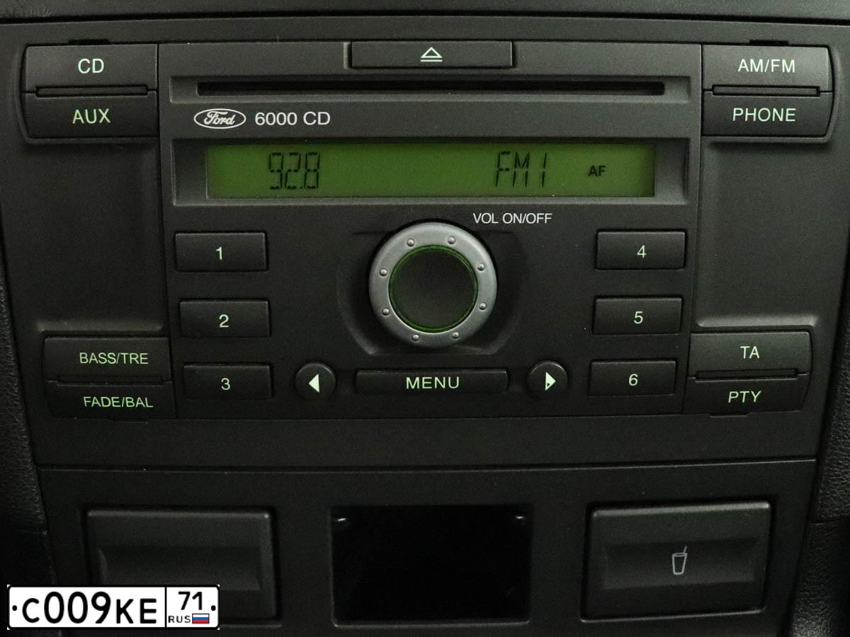 Фото автомобиля FORD MONDEO, 1999 — госномер О584АН71. Цвет: синий