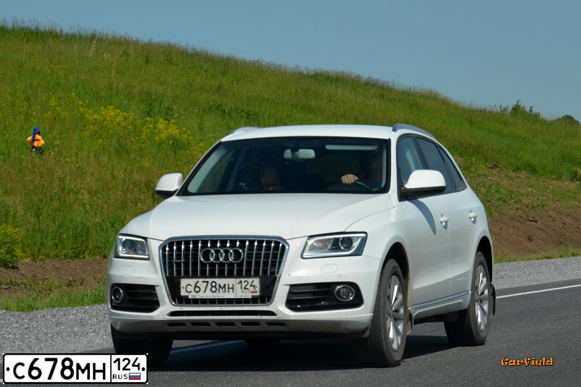 Фото автомобиля AUDI Q5, 2013 — госномер Т715ТЕ124. Цвет: Белый