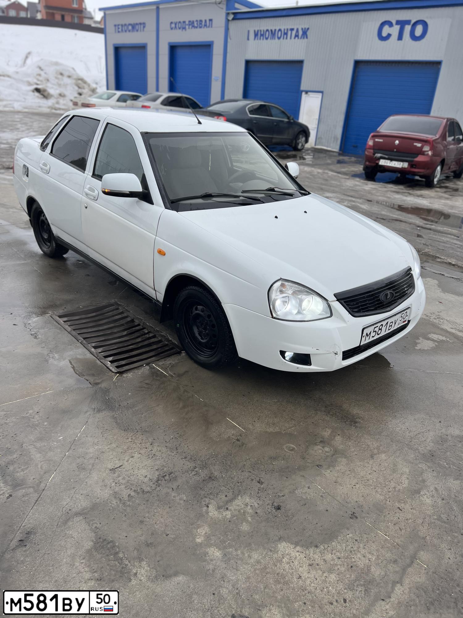 Фото автомобиля ГАЗ 2410(ДВ.ЗМЗ402), 1989 — госномер М581ВУ50. Цвет: БЕЛЫЙ