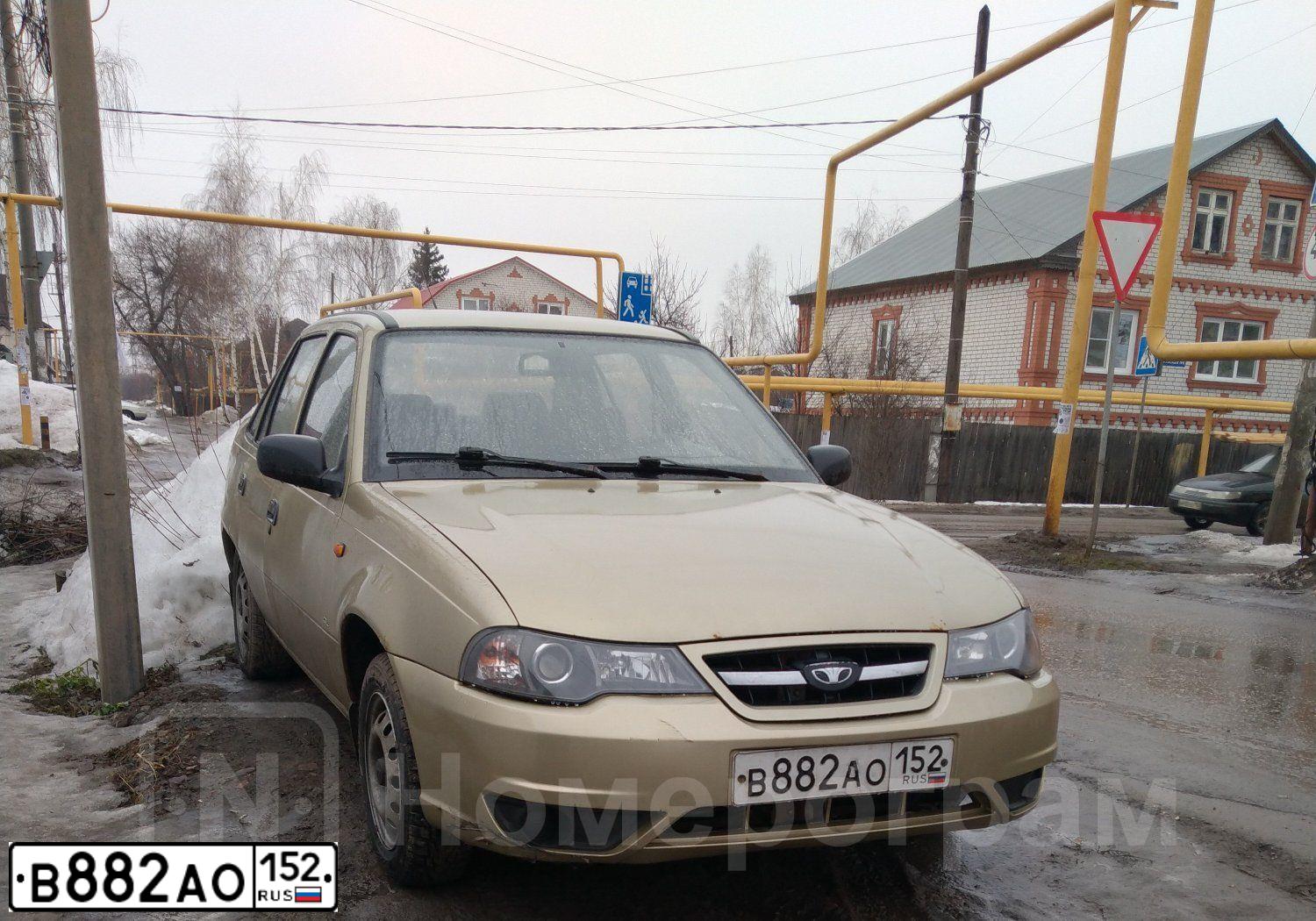 Фото автомобиля LADA 2107, 2008 — госномер В882НО152. Цвет: ТЕМНО-ЗЕЛЕНЫЙ