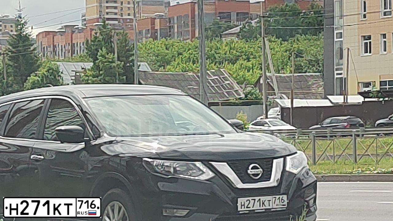 Фото автомобиля NISSAN X-TRAIL, 2020 — госномер Н271КТ716. Цвет: ЧЕРНЫЙ