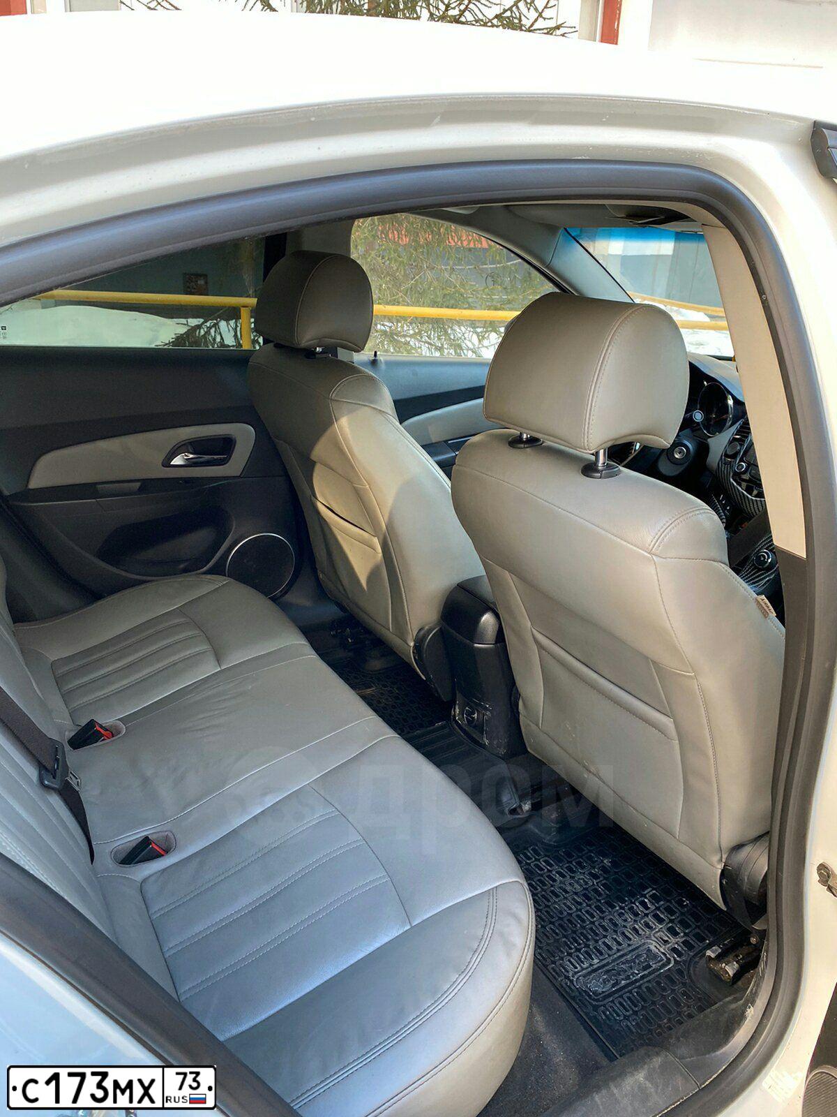 Фото автомобиля CHEVROLET CRUZE, 2012 — госномер О666УТ64. Цвет: Белый