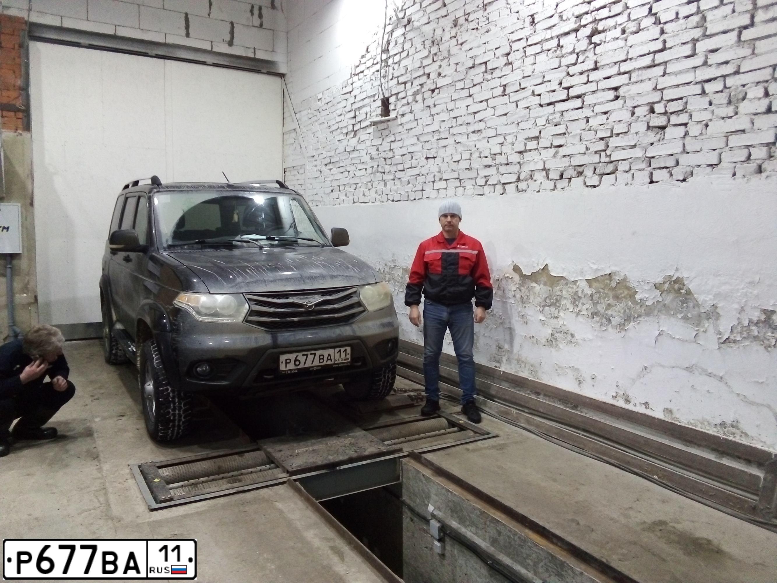 Фото автомобиля UAZ 3163 PATRIOT, 2016 — госномер Т682РК58. Цвет: ЧЕРНЫЙ МЕТАЛЛИК