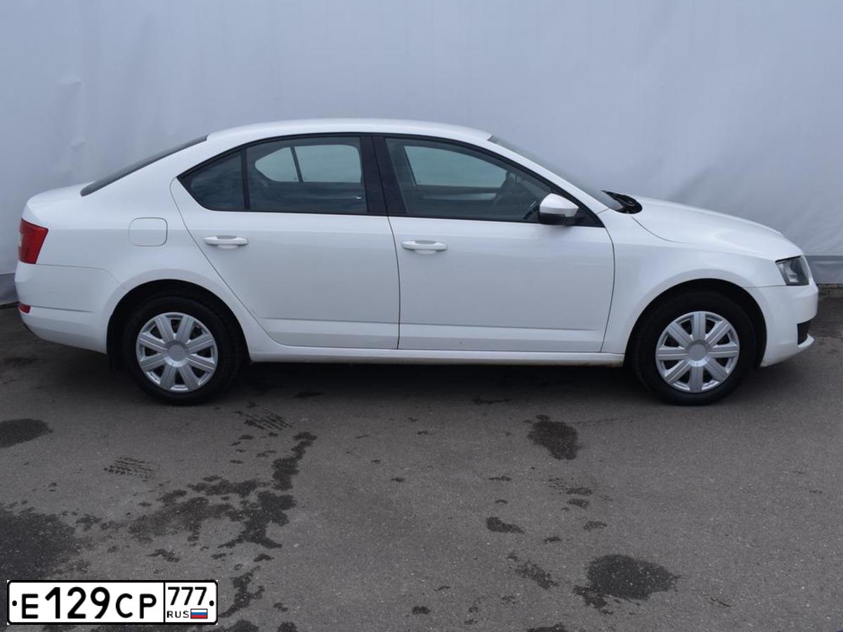 Фото автомобиля SKODA OCTAVIA, 2013 — госномер М505МХ797. Цвет: Белый