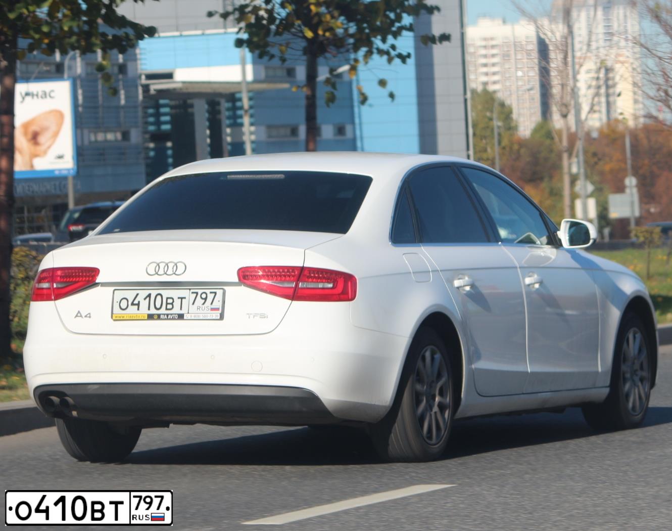 Фото автомобиля AUDI A4, 2012 — госномер В669НУ18. Цвет: Белый