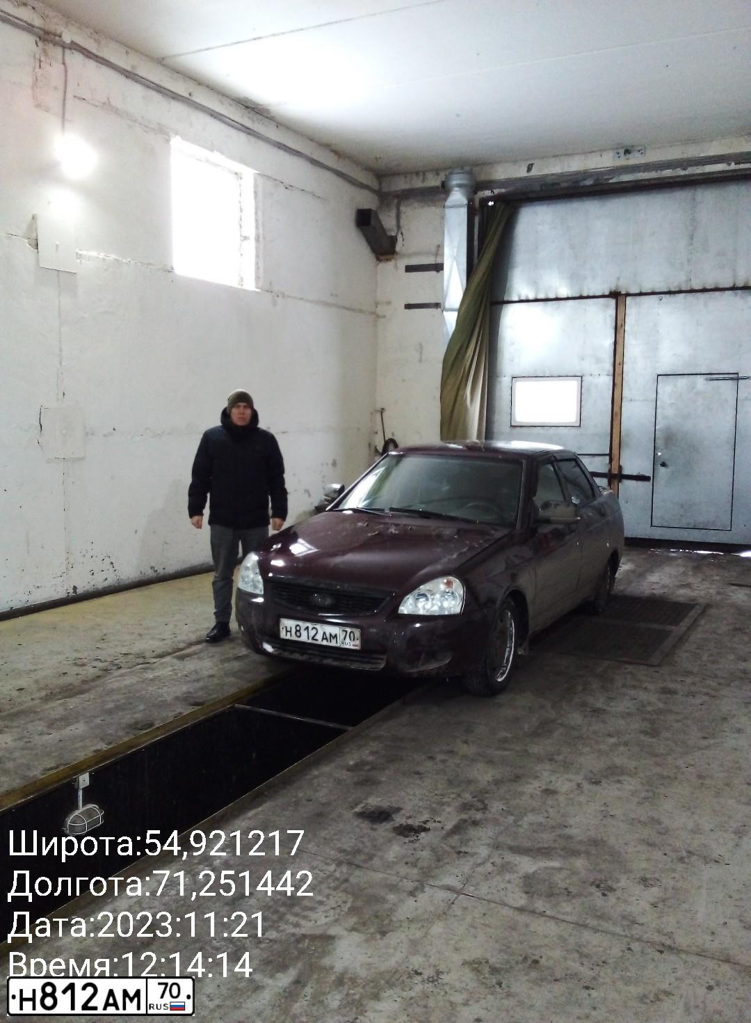 Фото автомобиля LADA PRIORA, 2008 — госномер В342МТ155. Цвет: ТЕМНО-ВИШНЕВЫЙ