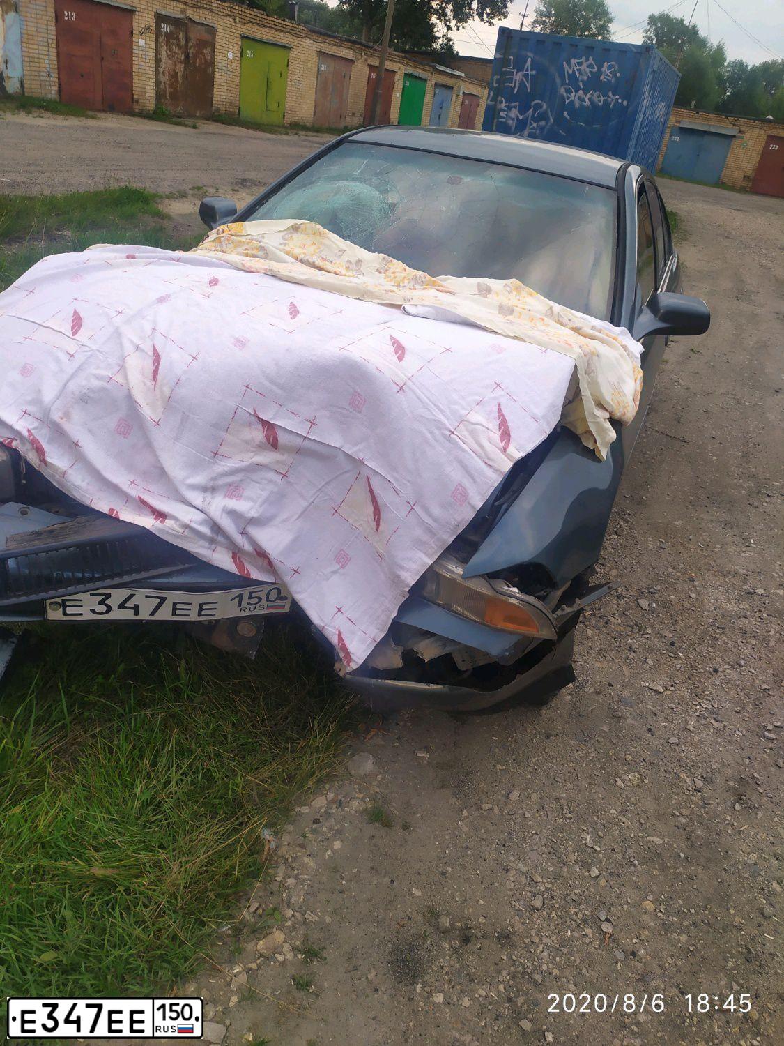 Фото автомобиля MITSUBISHI GALANT, 2000 — госномер Е347ЕЕ150. Цвет: СЕРЫЙ