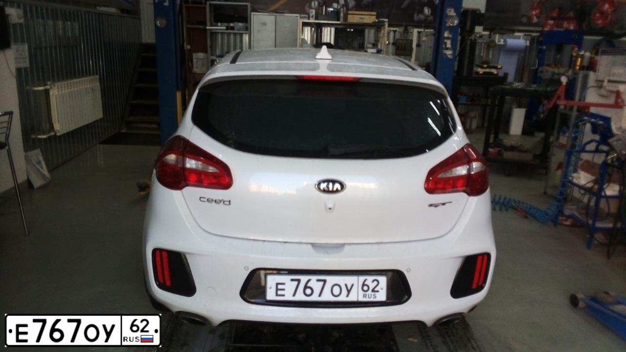 Фото автомобиля LADA 2192 KALINA, 2014 — госномер Е767ОУ62. Цвет: Белый