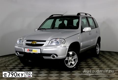 Фото автомобиля CHEVROLET NIVA, 2011 — госномер Е790КУ152. Цвет: СЕРЕБРИСТЫЙ
