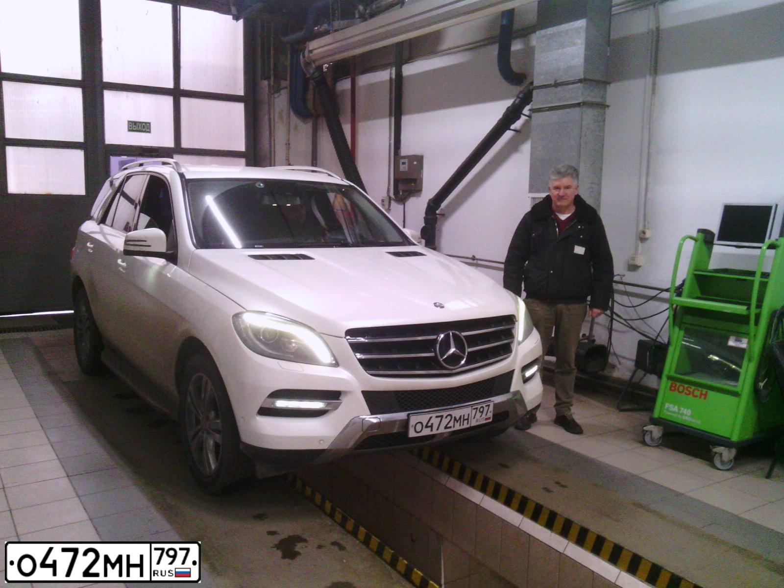 Фото автомобиля MERCEDES M-KLASSE, 2013 — госномер М562ВХ799. Цвет: Белый