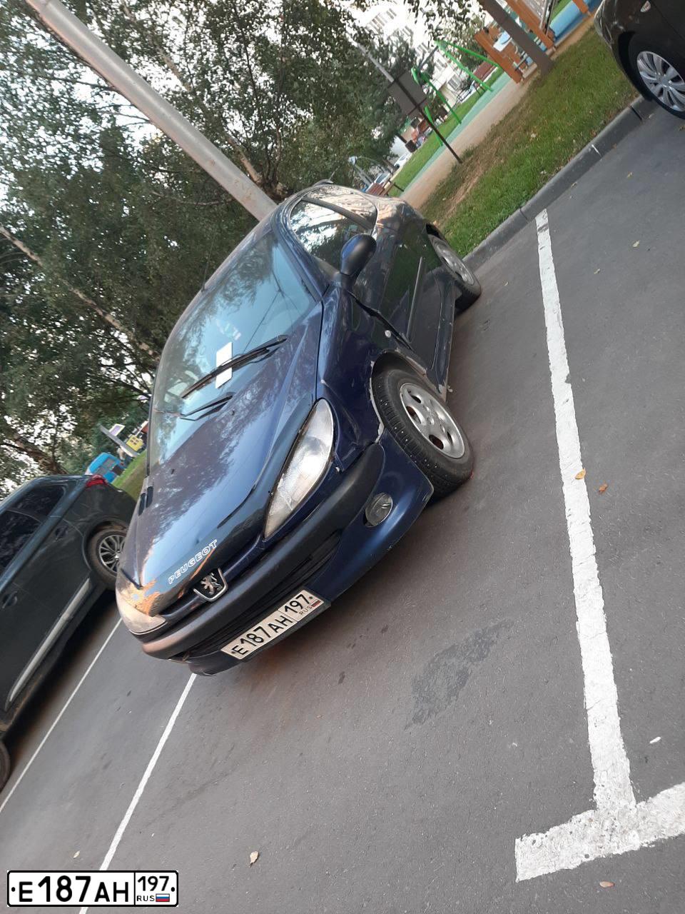 Фото автомобиля PEUGEOT 206, 1999 — госномер Е187АН197. Цвет: СИНИЙ
