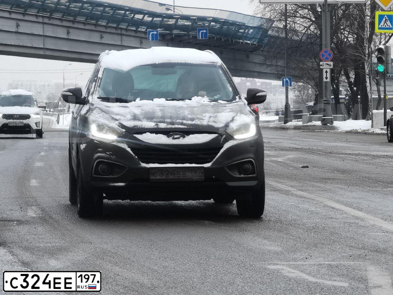 Фото автомобиля KIA CEE'D, 2010 — госномер С324ЕЕ197. Цвет: СЕРЫЙ