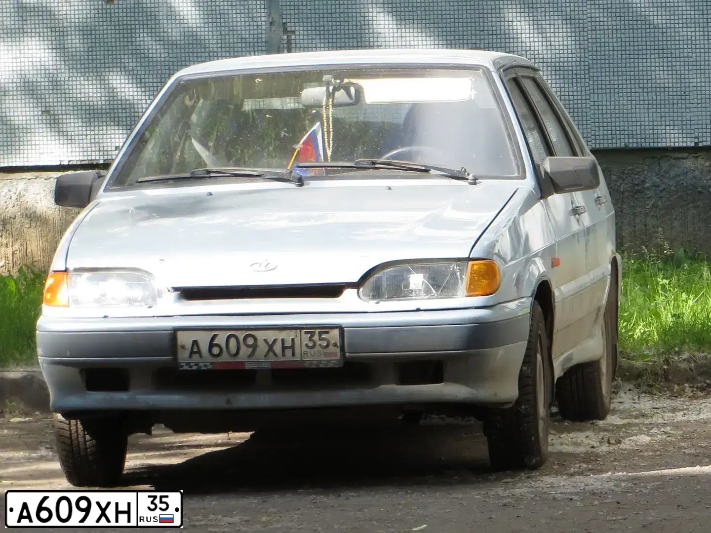 Фото автомобиля LADA 2115 SAMARA, 2001 — госномер А609ХН35. Цвет: ГОЛУБОЙ СЕРЕБРИСТЫЙ