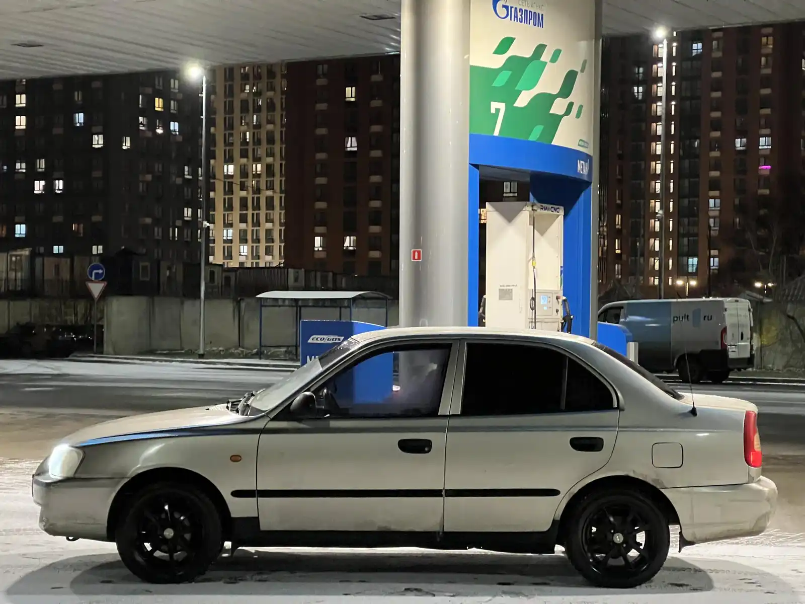 Фото автомобиля TAGAZ ACCENT, 2004 — госномер Х995ОУ797. Цвет: БЕЖЕВЫЙ