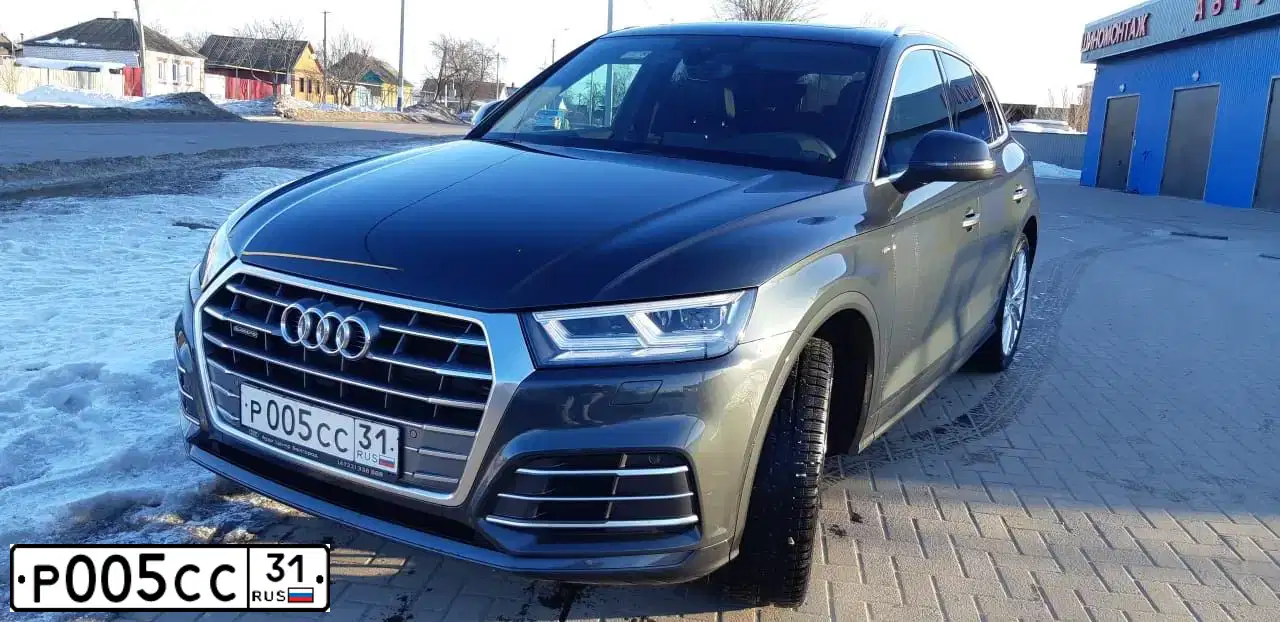 Фото автомобиля VOLKSWAGEN TOUAREG, 2008 — госномер Р005СС31. Цвет: ЧЕРНЫЙ