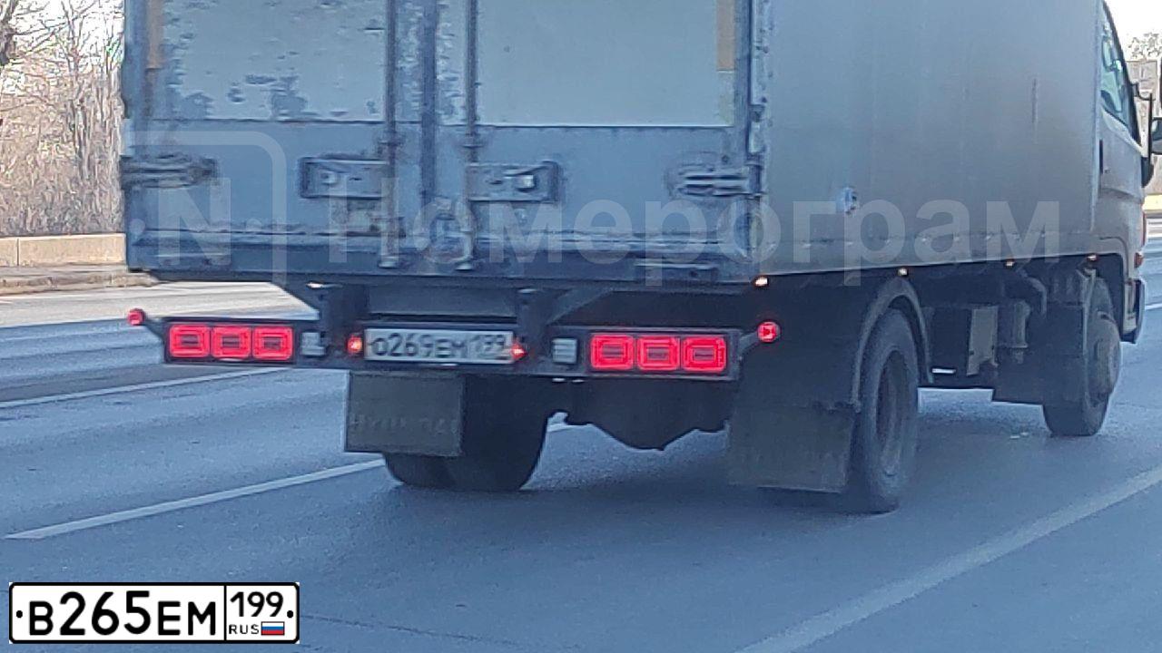 Фото автомобиля SUBARU B9 TRIBECA, 2007 — госномер Х647СЕ777. Цвет: СИНИЙ