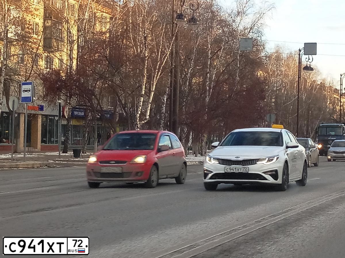 Фото автомобиля KIA MAGENTIS / OPTIMA, 2019 — госномер Х702КА72. Цвет: Белый