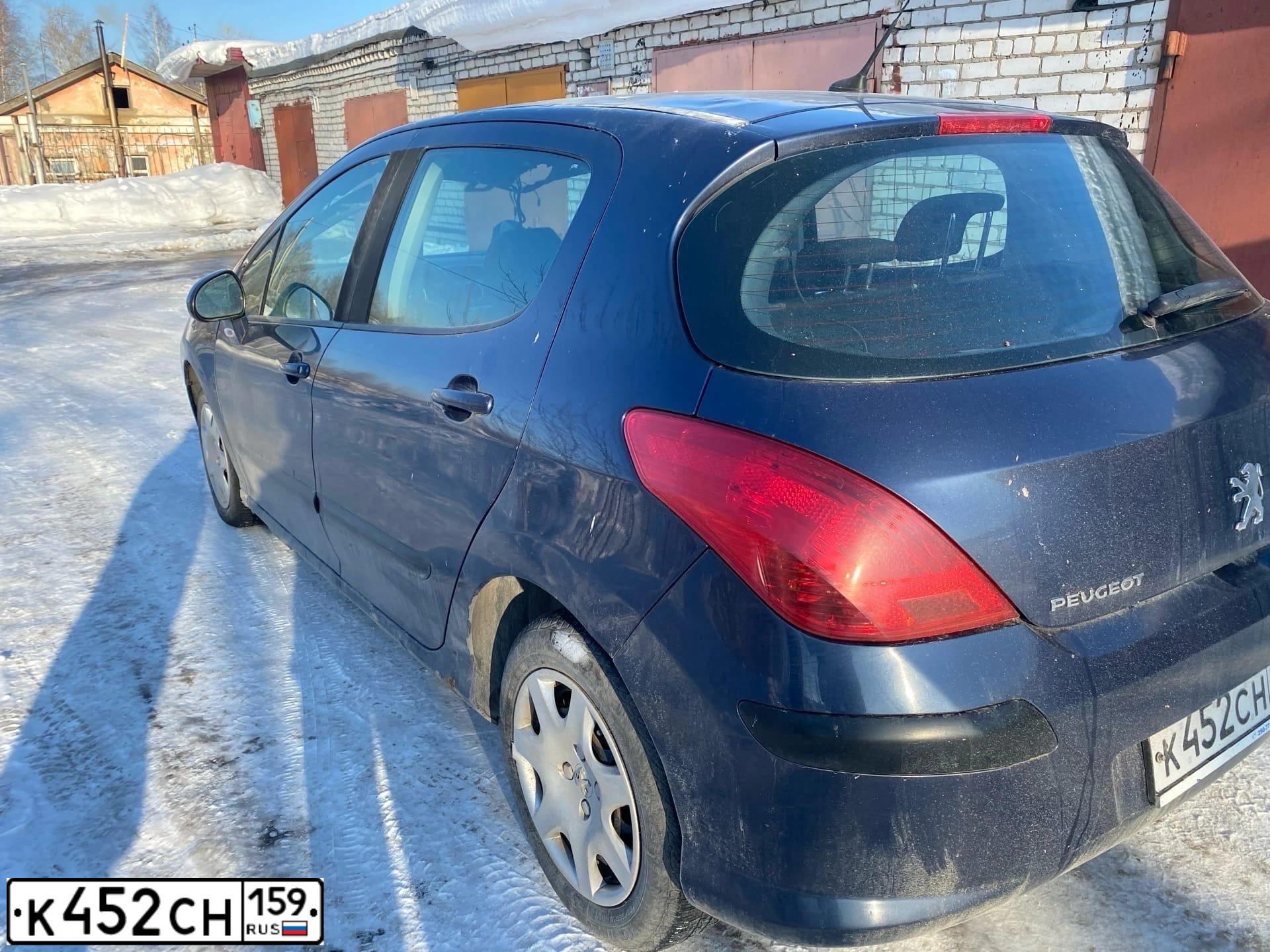 Фото автомобиля PEUGEOT 308, 2008 — госномер Е864РЕ702. Цвет: ТЕМНО- СИНИЙ