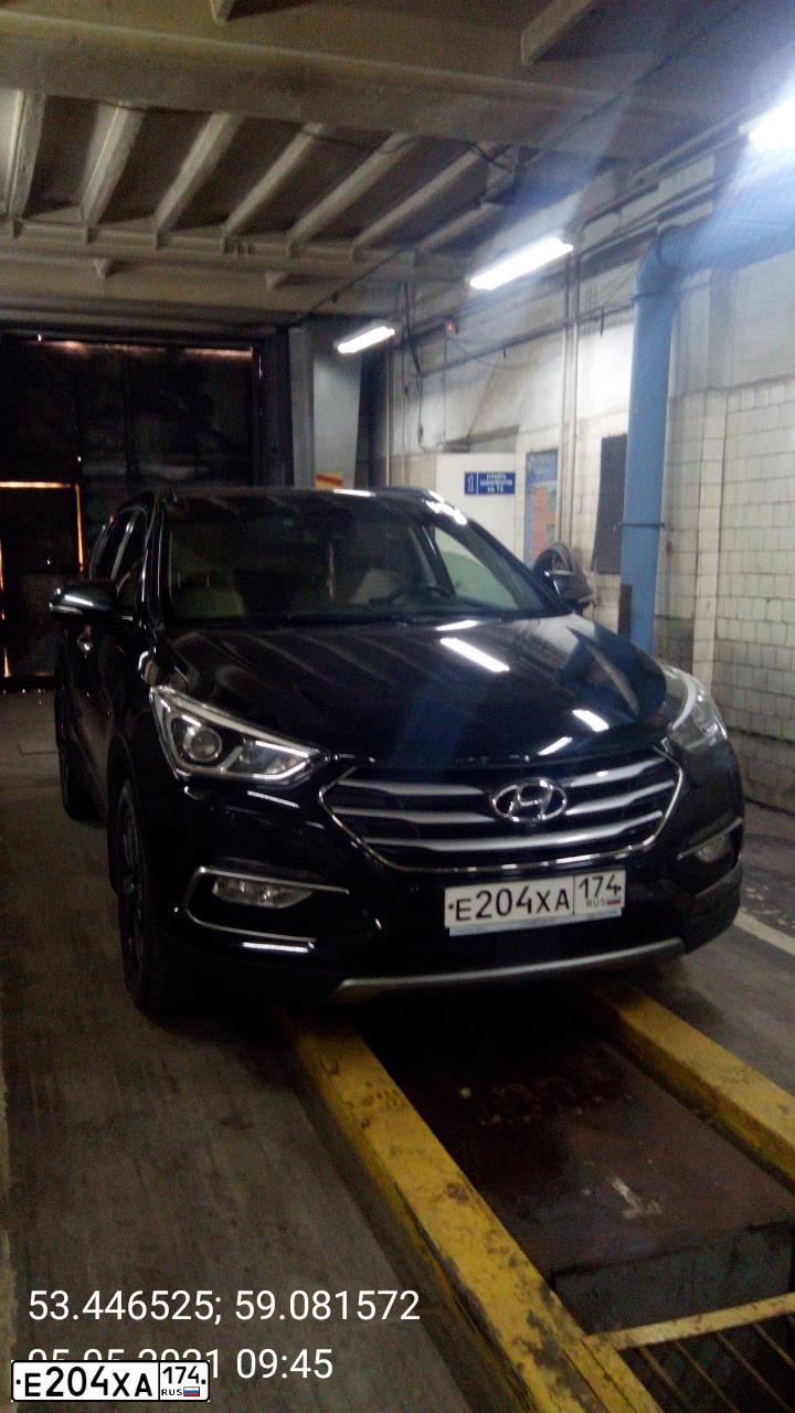 Фото автомобиля HYUNDAI SANTA FE, 2017 — госномер Е204ХА174. Цвет: ЧЕРНЫЙ