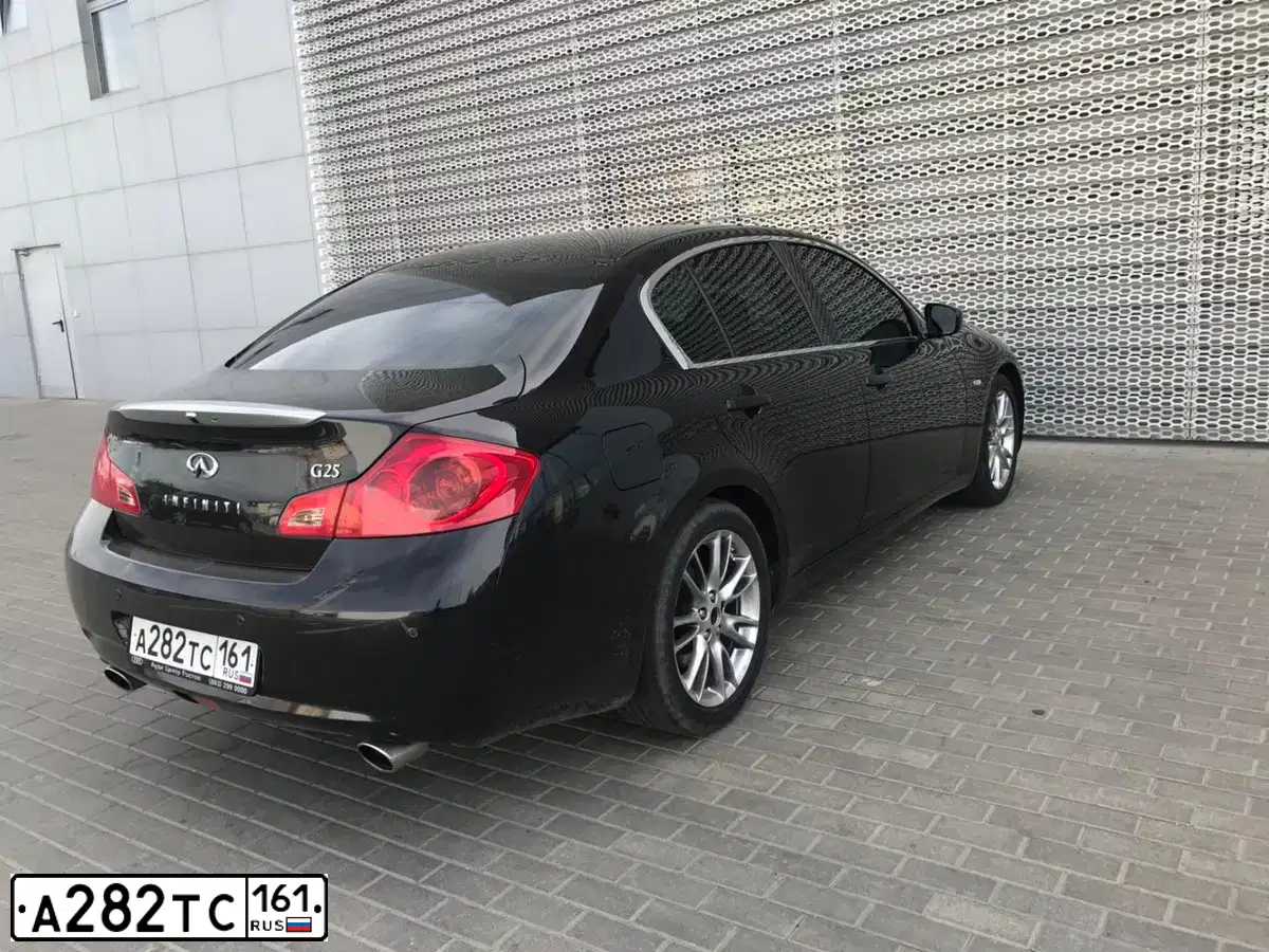 Фото автомобиля INFINITI G25, 2012 — госномер С606РВ761. Цвет: ЧЕРНЫЙ