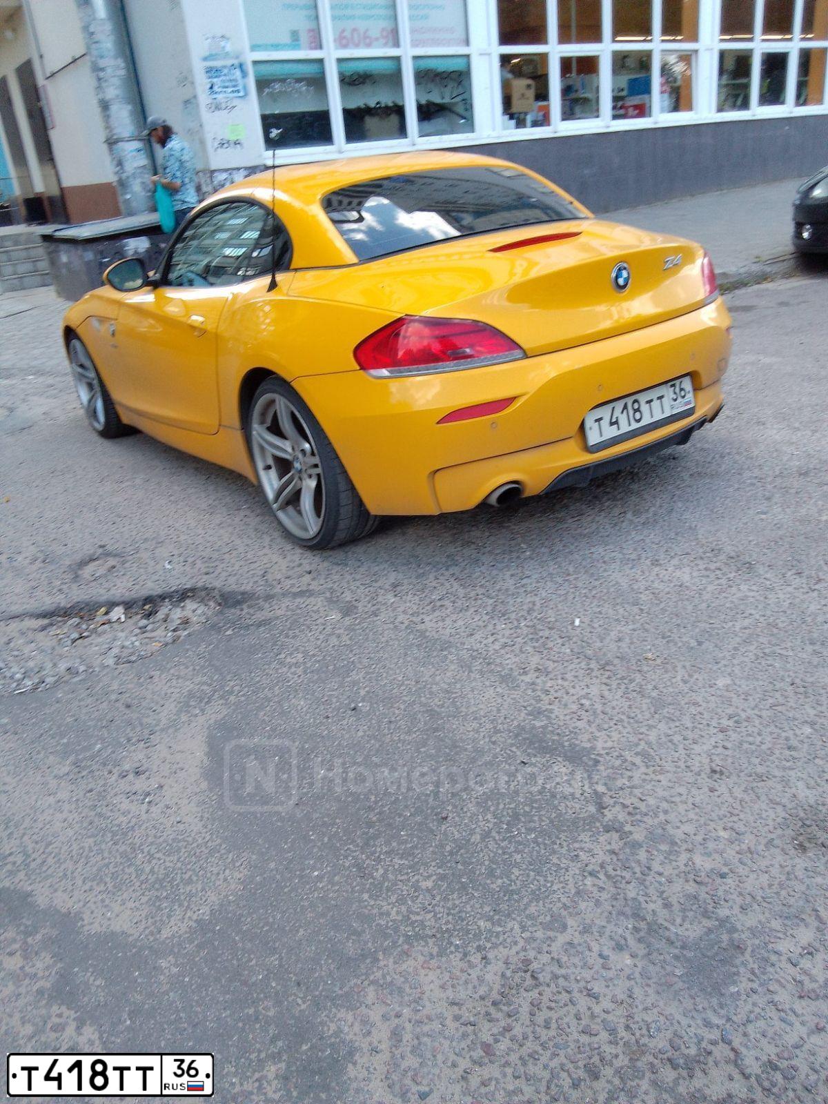 Фото автомобиля BMW Z 4, 2012 — госномер Т418ТТ36. Цвет: ЖЕЛТЫЙ