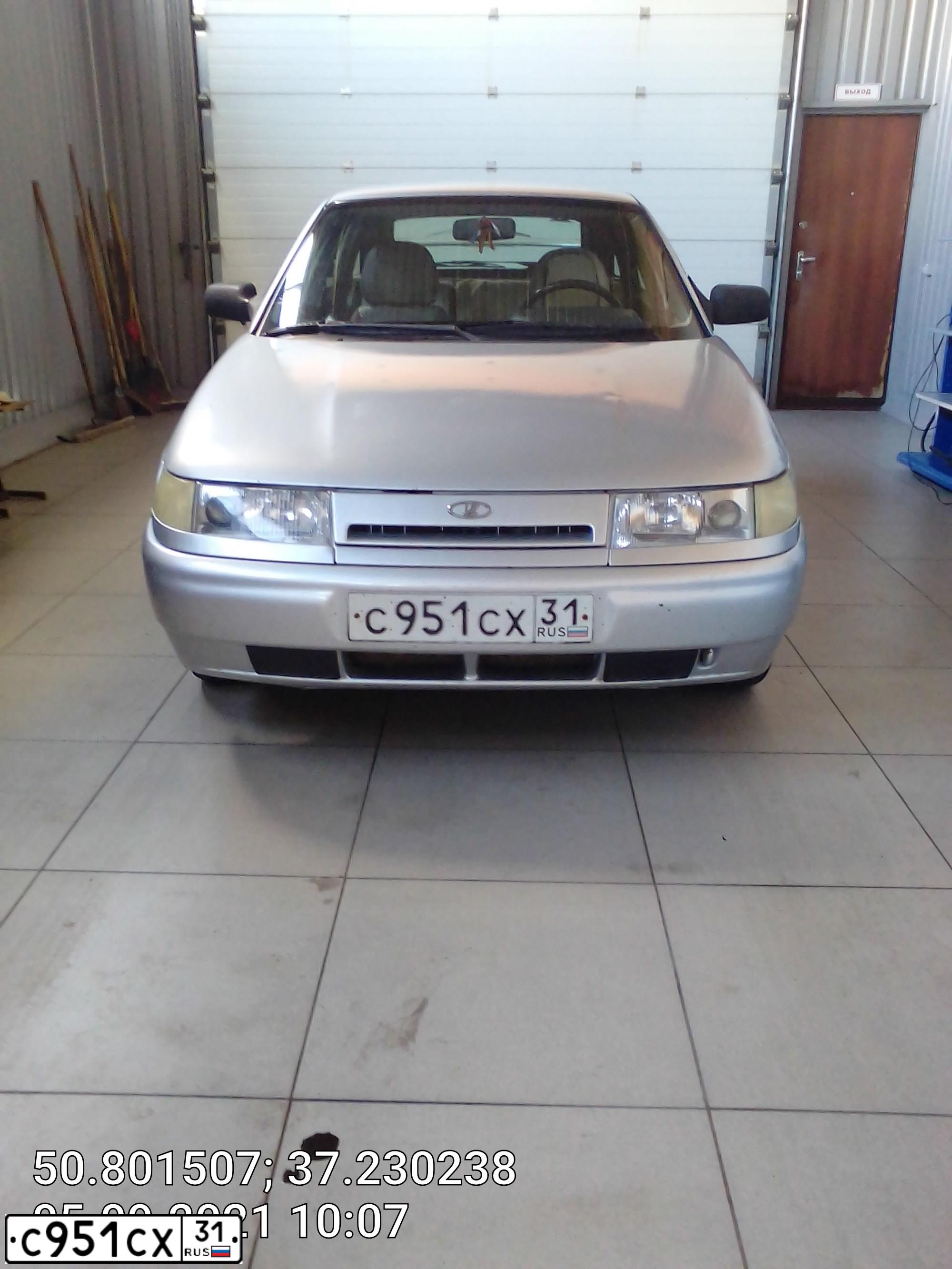 Фото автомобиля LADA 2112, 2003 — госномер Т792СС198. Цвет: Светло-Серебристый металлик