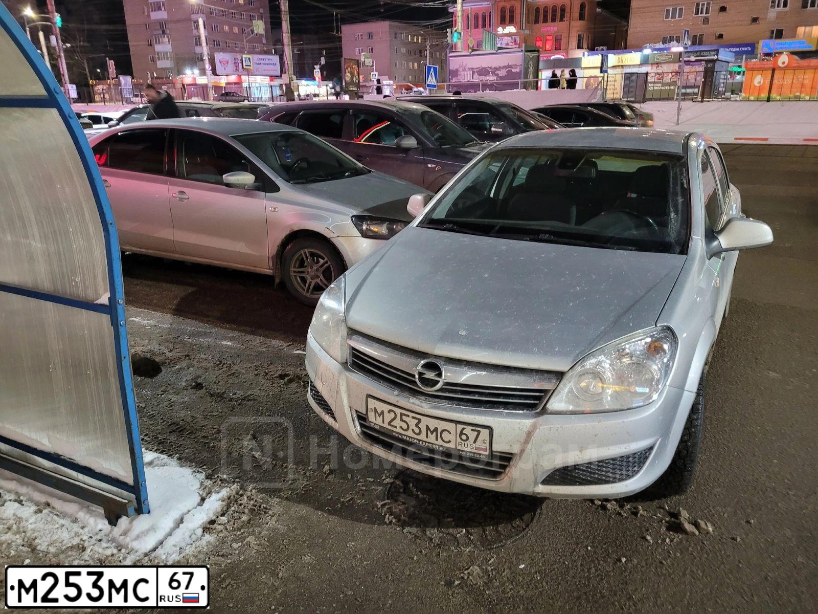 Фото автомобиля OPEL ASTRA, 2010 — госномер М253МС67. Цвет: СЕРЕБРИСТЫЙ