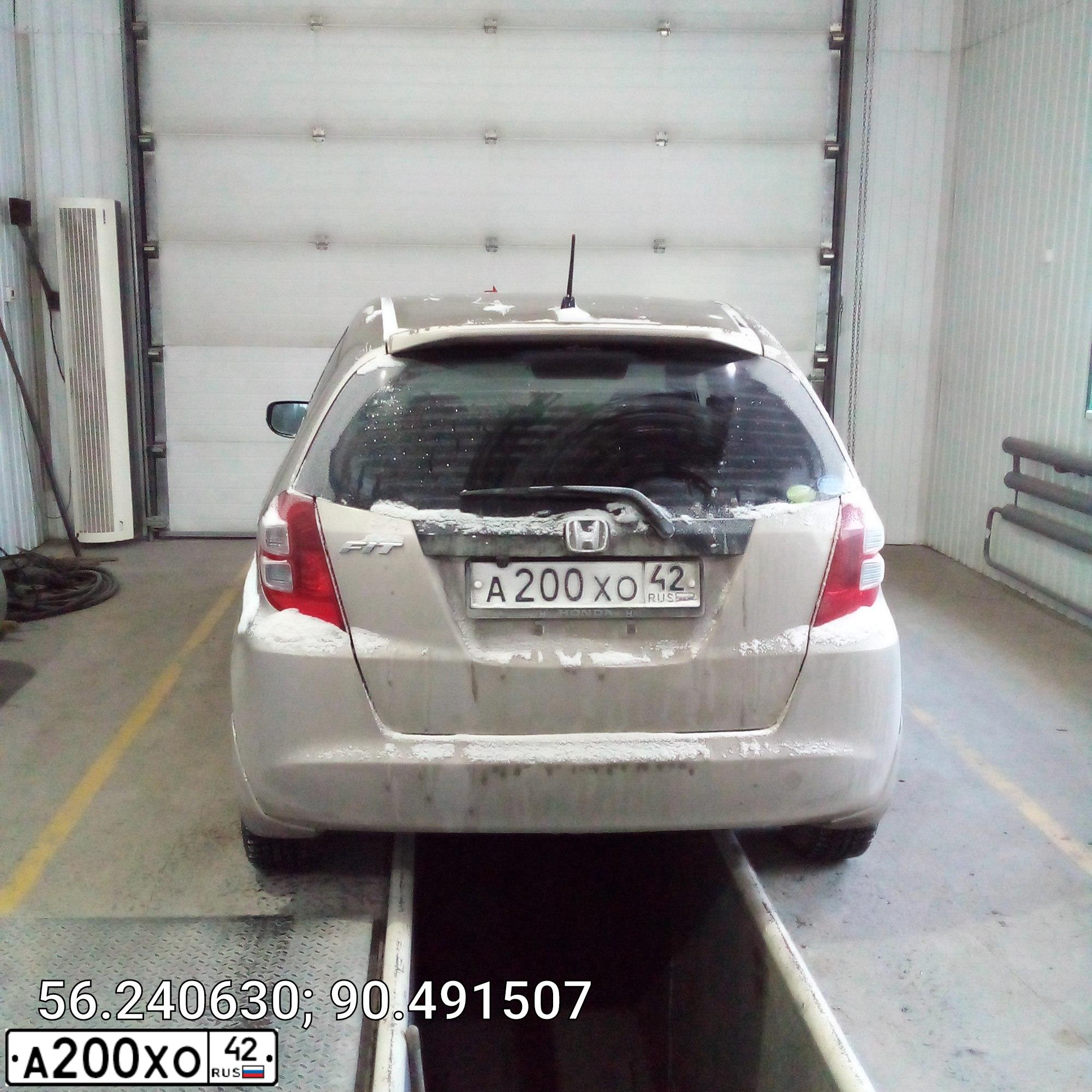 Фото автомобиля OPEL INSIGNIA, 2011 — госномер А200ХО42. Цвет: Серебристый