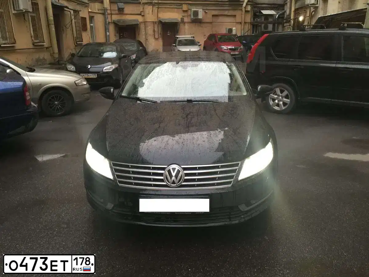 Фото автомобиля RENAULT MEGANE, 2010 — госномер О473ЕТ178. Цвет: ЧЕРНЫЙ