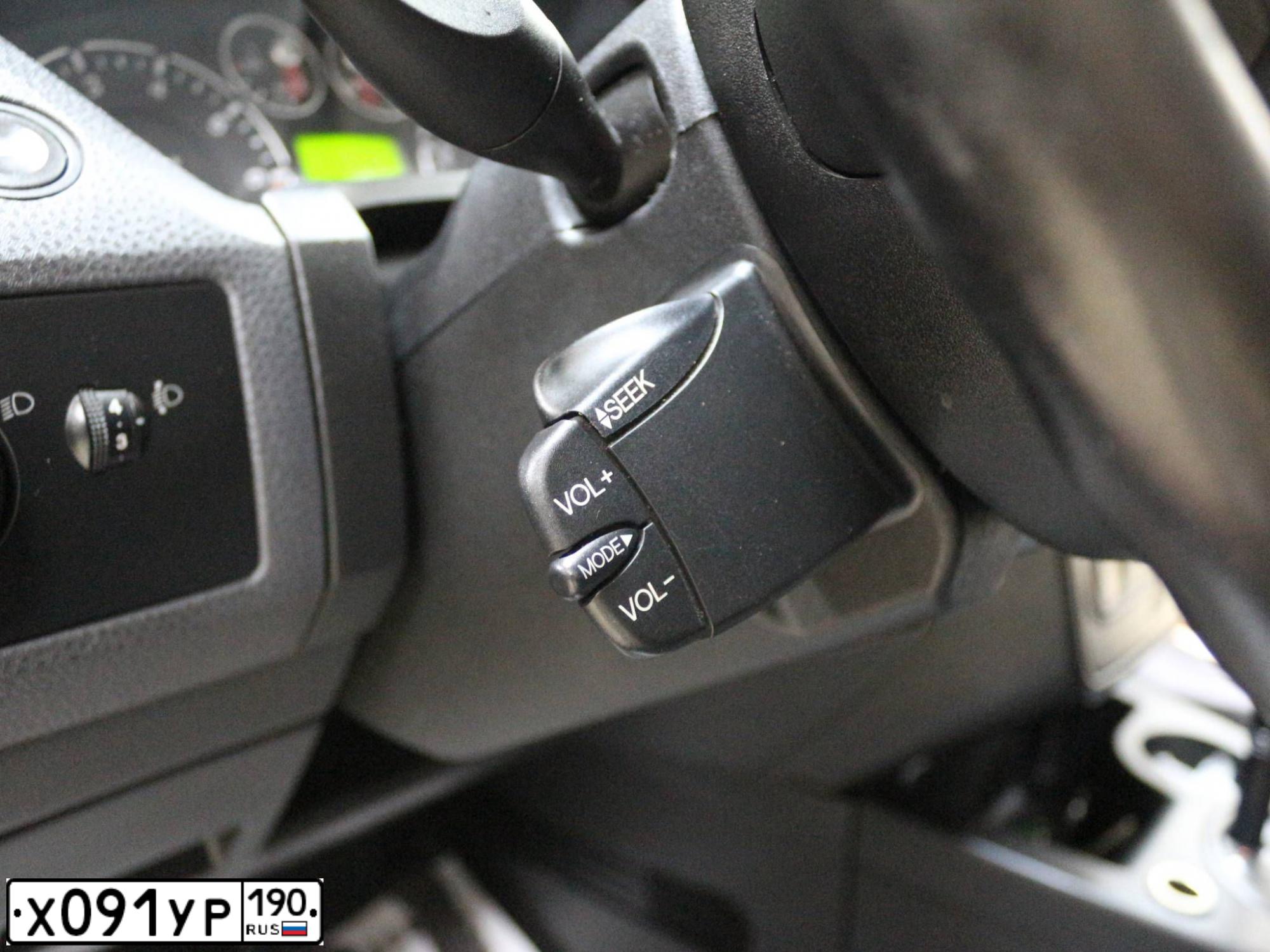 Фото автомобиля FORD FIESTA / ASPIRE, 2007 — госномер В911АМ790. Цвет: Красный