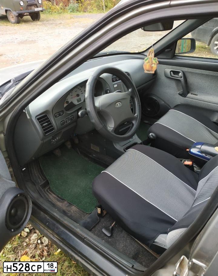 Фото автомобиля LADA 2112, 2008 — госномер М199СТ18. Цвет: СЕРО-БЕЖЕВЫЙ
