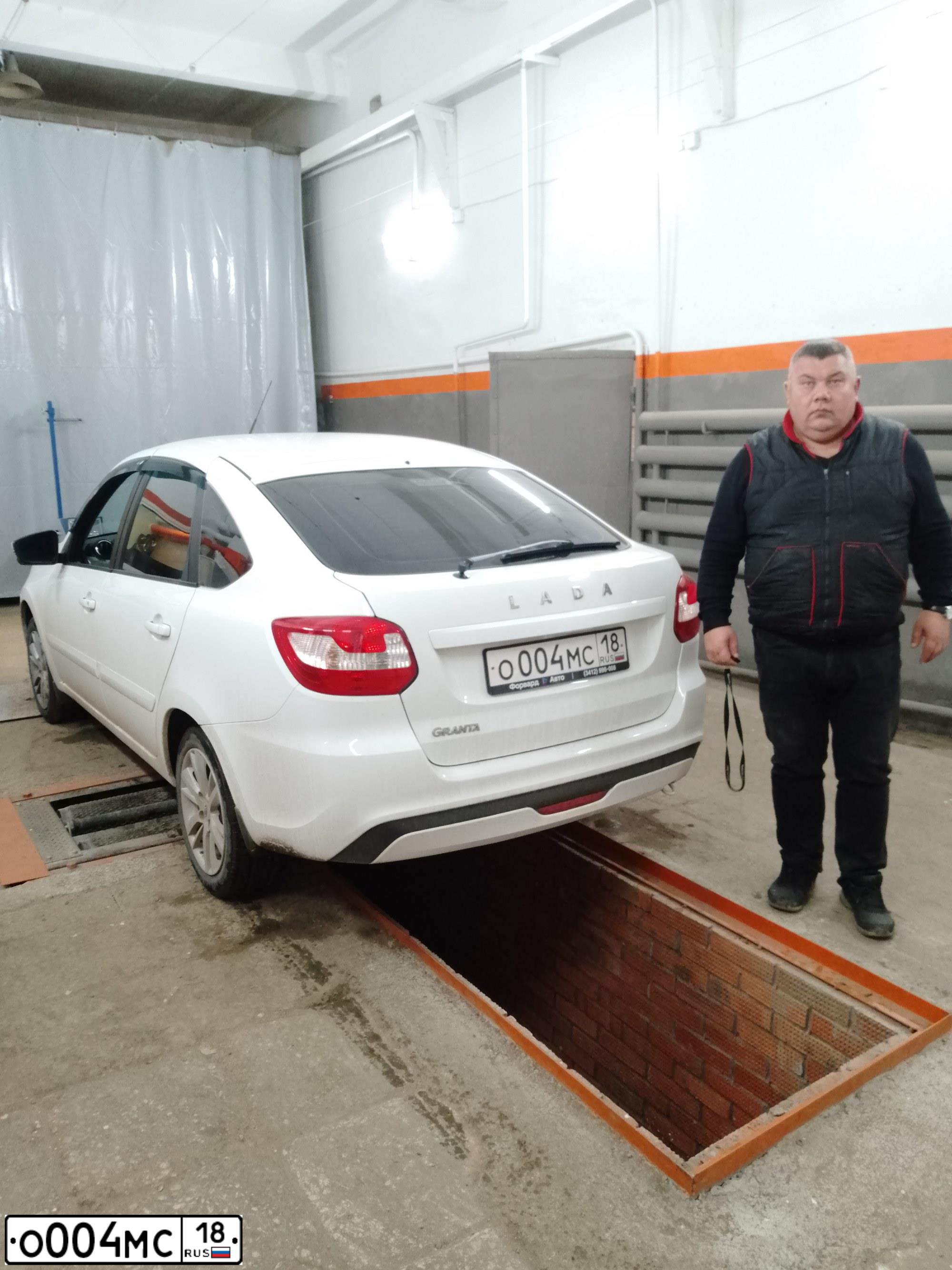 Фото автомобиля LADA GRANTA, 2018 — госномер Т846РУ18