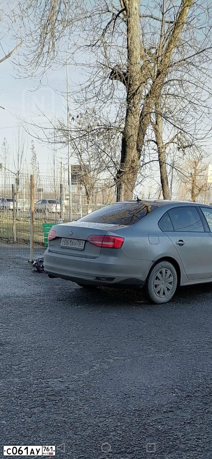 Фото автомобиля VOLKSWAGEN JETTA, 2015 — госномер С061АУ761. Цвет: ТЕМНО-СЕРЫЙ