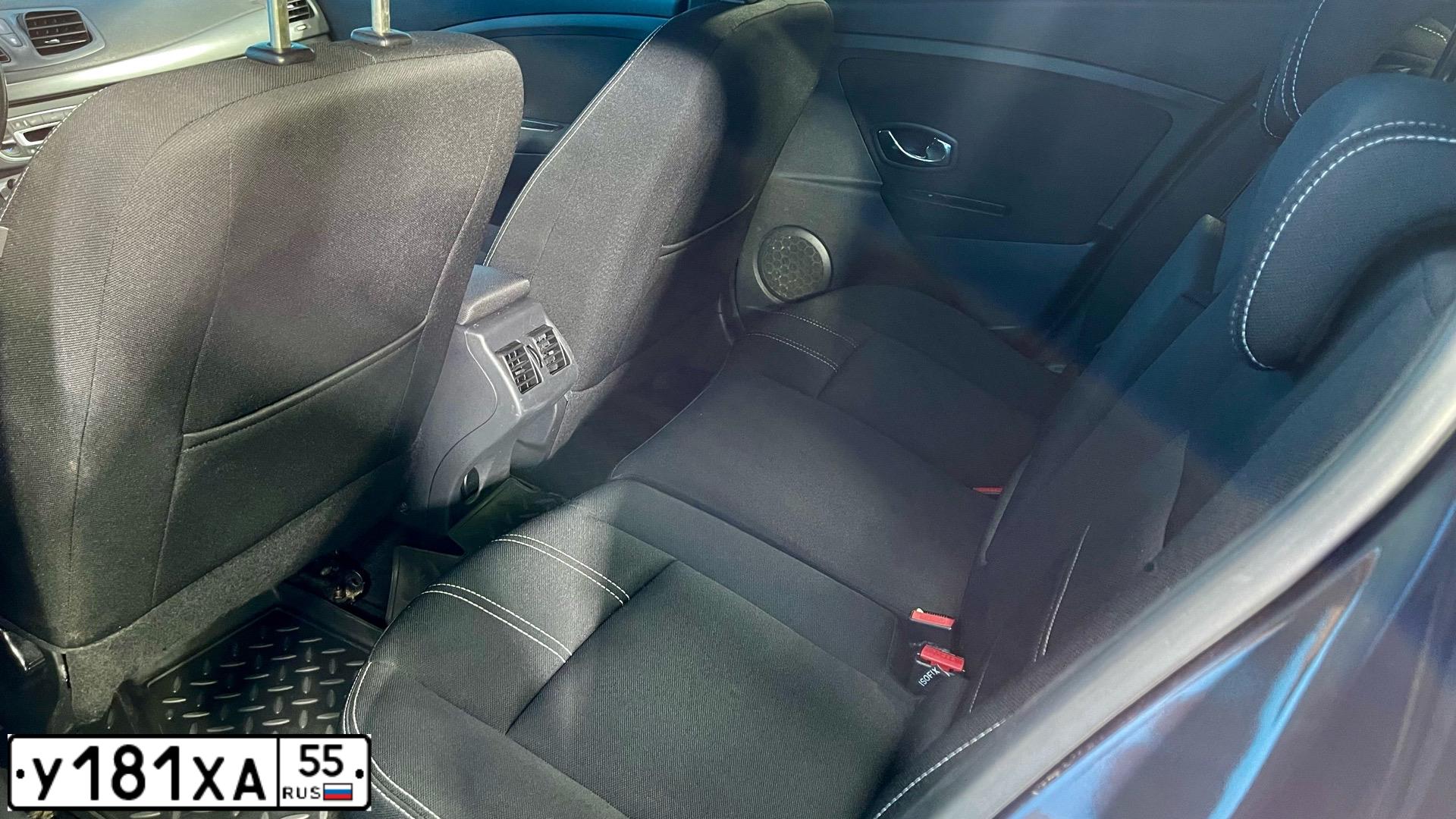Фото автомобиля RENAULT MEGANE, 2013 — госномер В894ММ155. Цвет: Коричневый