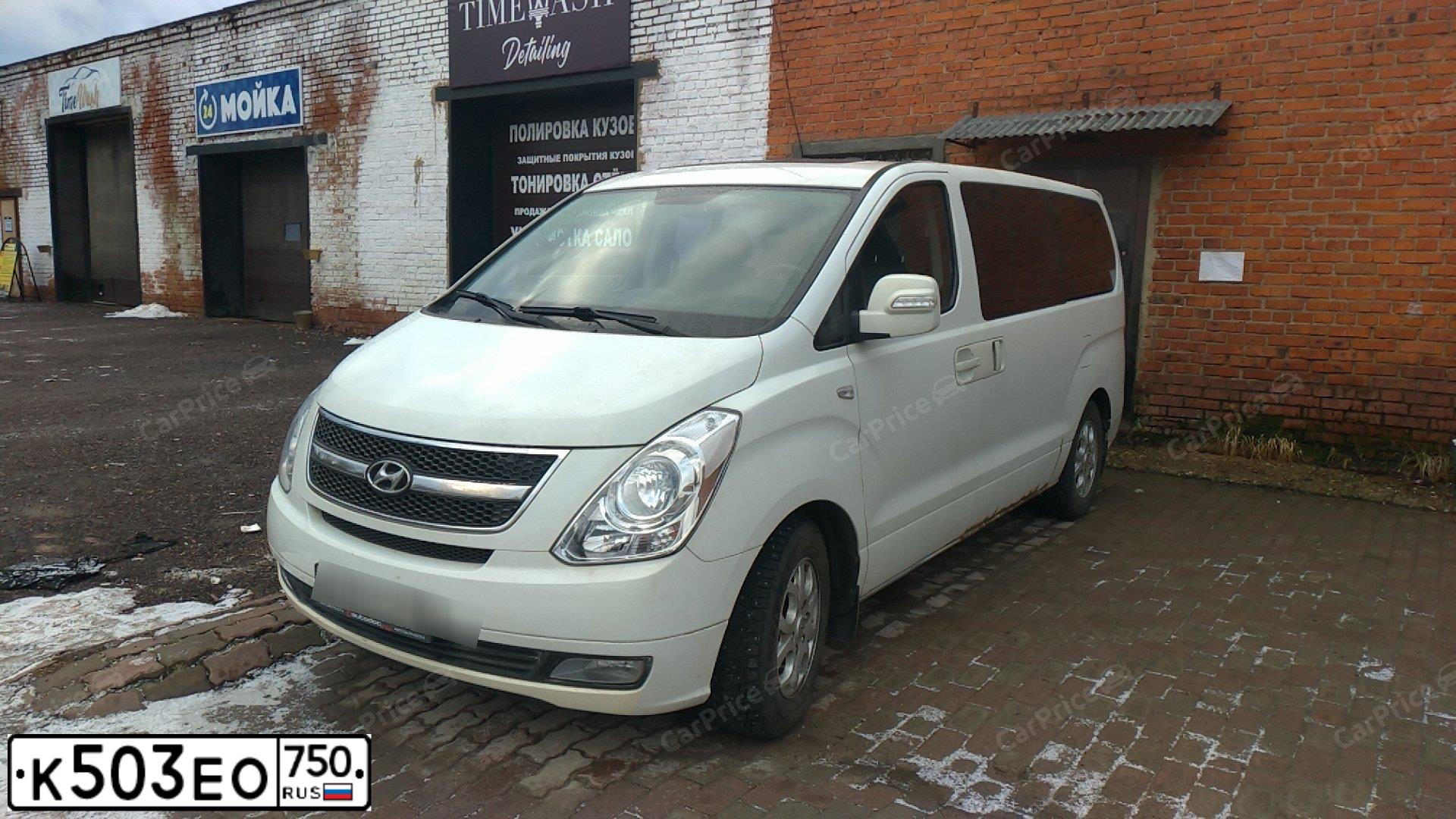 Фото автомобиля HYUNDAI GRAND STAREX, 2011 — госномер М124СХ35. Цвет: Белый