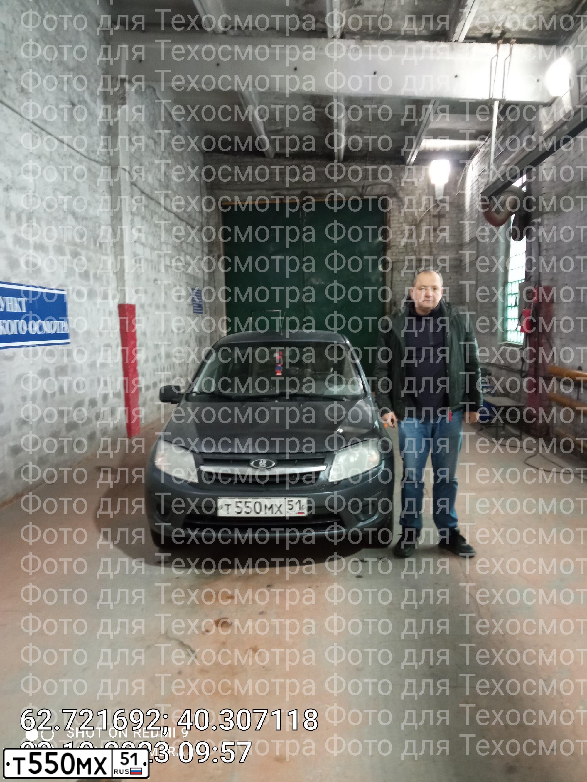 Фото автомобиля LADA GRANTA, 2016 — госномер О883ОЕ29. Цвет: серебристо-темно-серый
