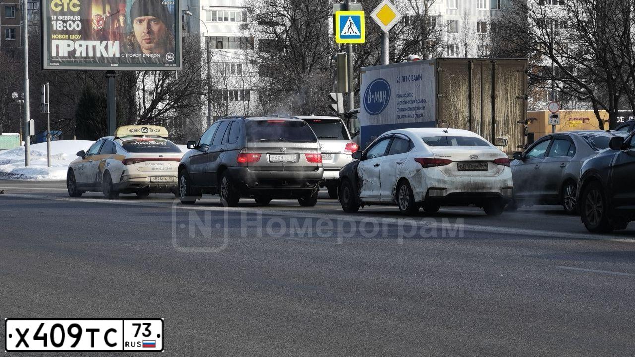 Фото автомобиля RENAULT FLUENCE, 2013 — госномер К217ЕР716. Цвет: Белый