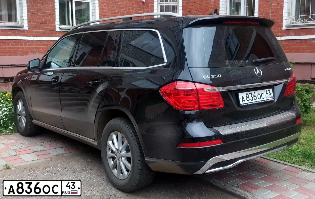 Фото автомобиля MERCEDES GL-KLASSE, 2013 — госномер А836ОС43. Цвет: ЧЕРНЫЙ