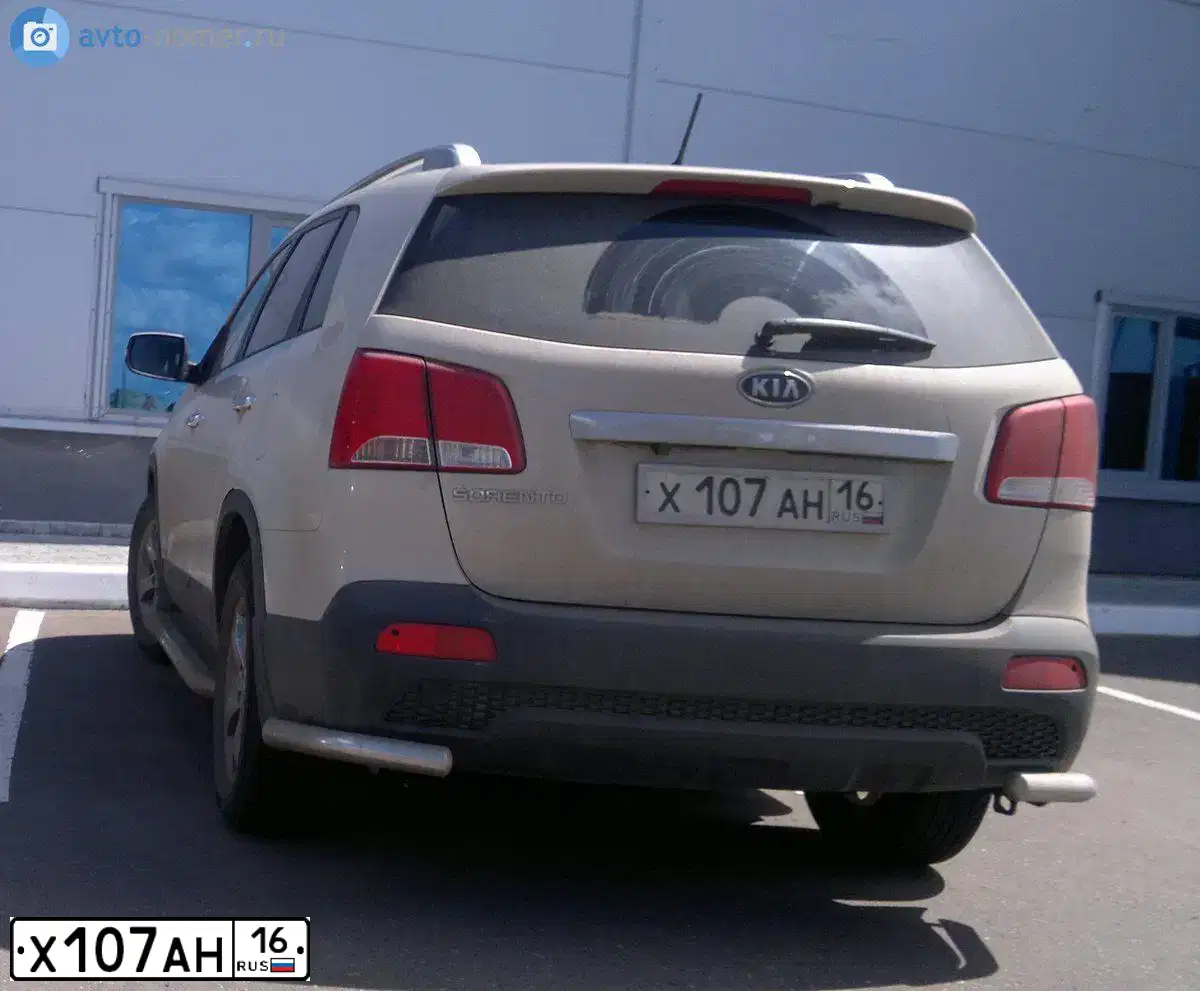 Фото автомобиля KIA SORENTO, 2009 — госномер В564ЕЕ799. Цвет: БЕЖЕВЫЙ