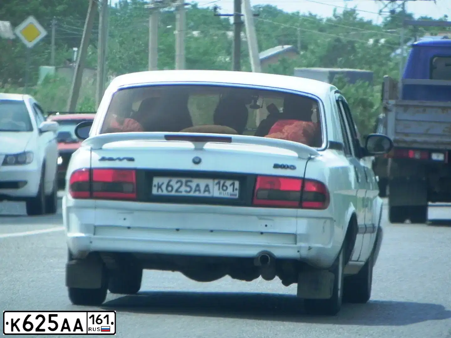 Фото автомобиля GAZ 3110 WOLGA, 2000 — госномер К625АА161. Цвет: БЕЛЫЙ